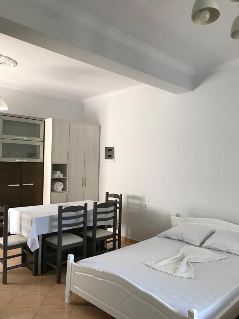 Alfa Apartaments Sarandë Exterior foto